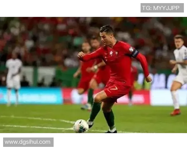 揭秘足球球星赛前热身全过程展现顶级运动员如何激活身体与调整状态